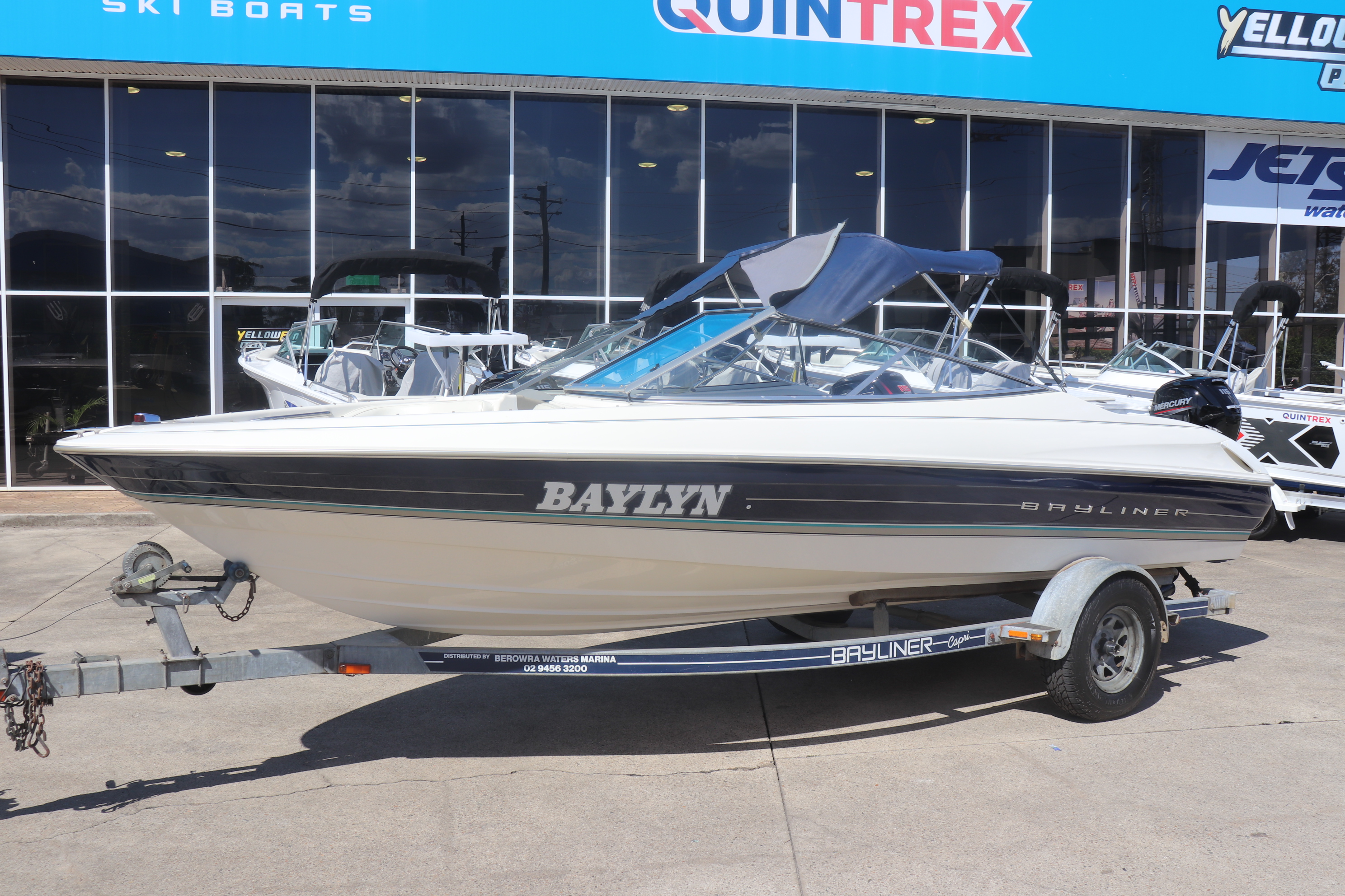 2050 LS Capri Bowrider